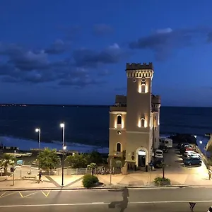 Castello Miramare 3* Genoa